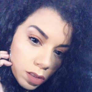 Meet your Posher, Kelli